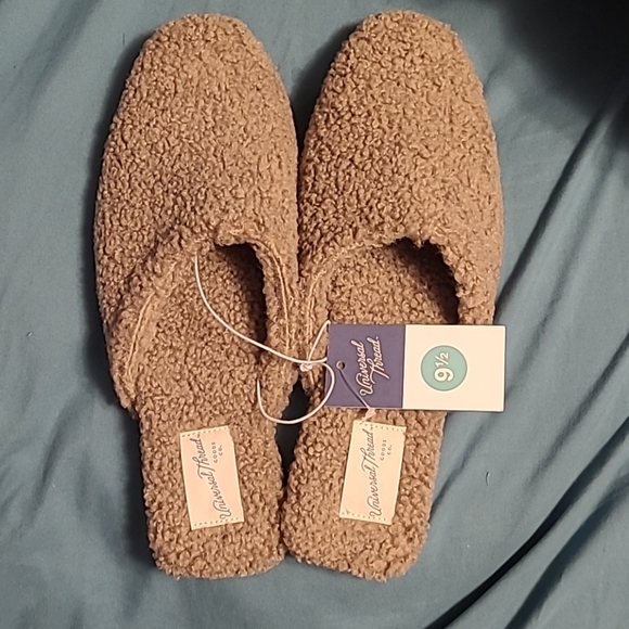 NWT Slide On Slippers - Women’s Size 9.5 - Picture 2 of 7